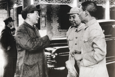 1949�꣬ë�󶫡��ܶ����������У��������ң��ڱ�ƽ����վ��Ӱ����������1949�������̸�Ĺ��񵳷���Ĵ��������ڹ��񵳵��־�ǩ��̸Э�飬�����п�͸�˹��񵳺��޺�̸���⣬��Ȼ���ڱ�ƽ��������