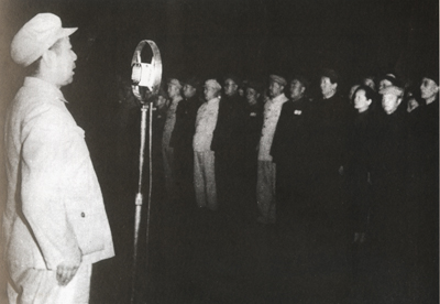 �μ��й���������Э�̻����һ��ȫ�����Ĵ������찲�Ź㳡���С�����Ӣ�ۼ������������ܶ���������ϯ���ڵ����ʽ���´ʡ�