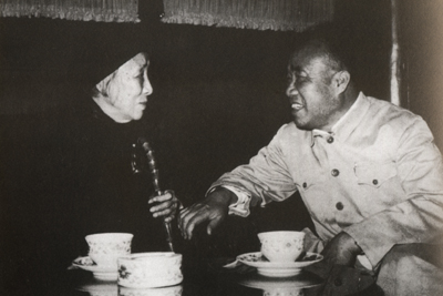 1957�꣬��ºͺ��������н�̸��