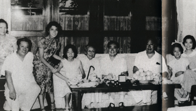 �ܶ��������ģ������㣨�������ͷ������磨��һ���ں���������Ϊ��ף�١����Ϊ�γ�־��